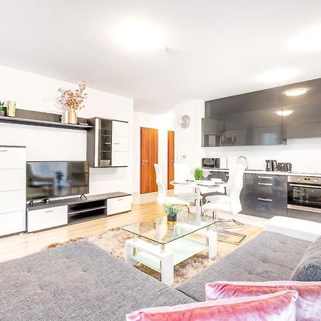 Modern Apartment With Free Garage And Balcony In The Downtown Budapest Kültér fotó