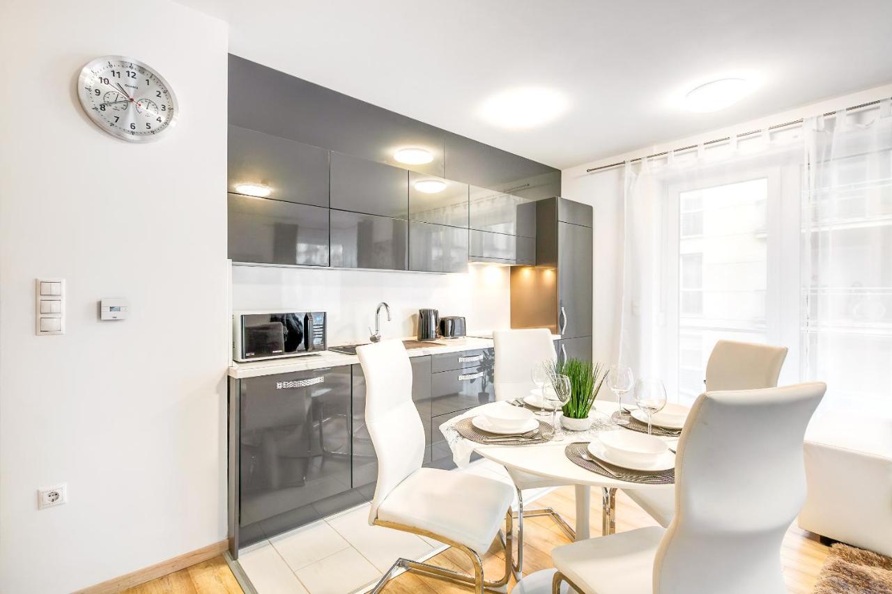 Modern Apartment With Free Garage And Balcony In The Downtown Budapest Kültér fotó