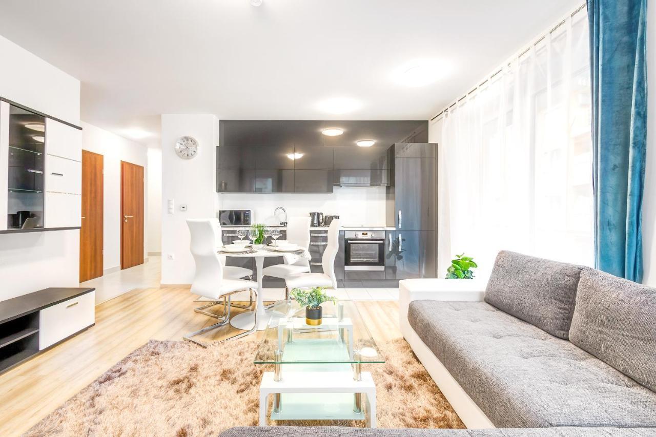 Modern Apartment With Free Garage And Balcony In The Downtown Budapest Kültér fotó