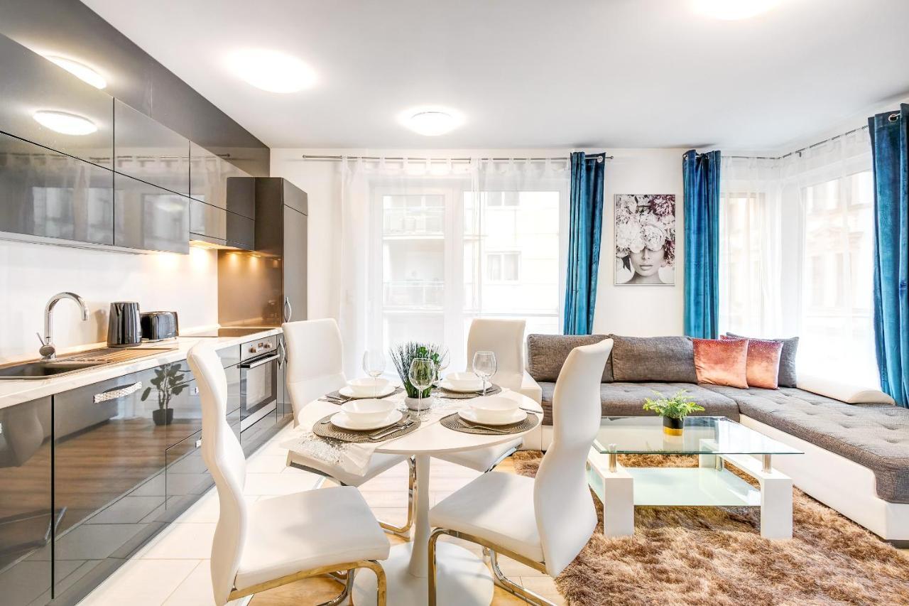 Modern Apartment With Free Garage And Balcony In The Downtown Budapest Kültér fotó