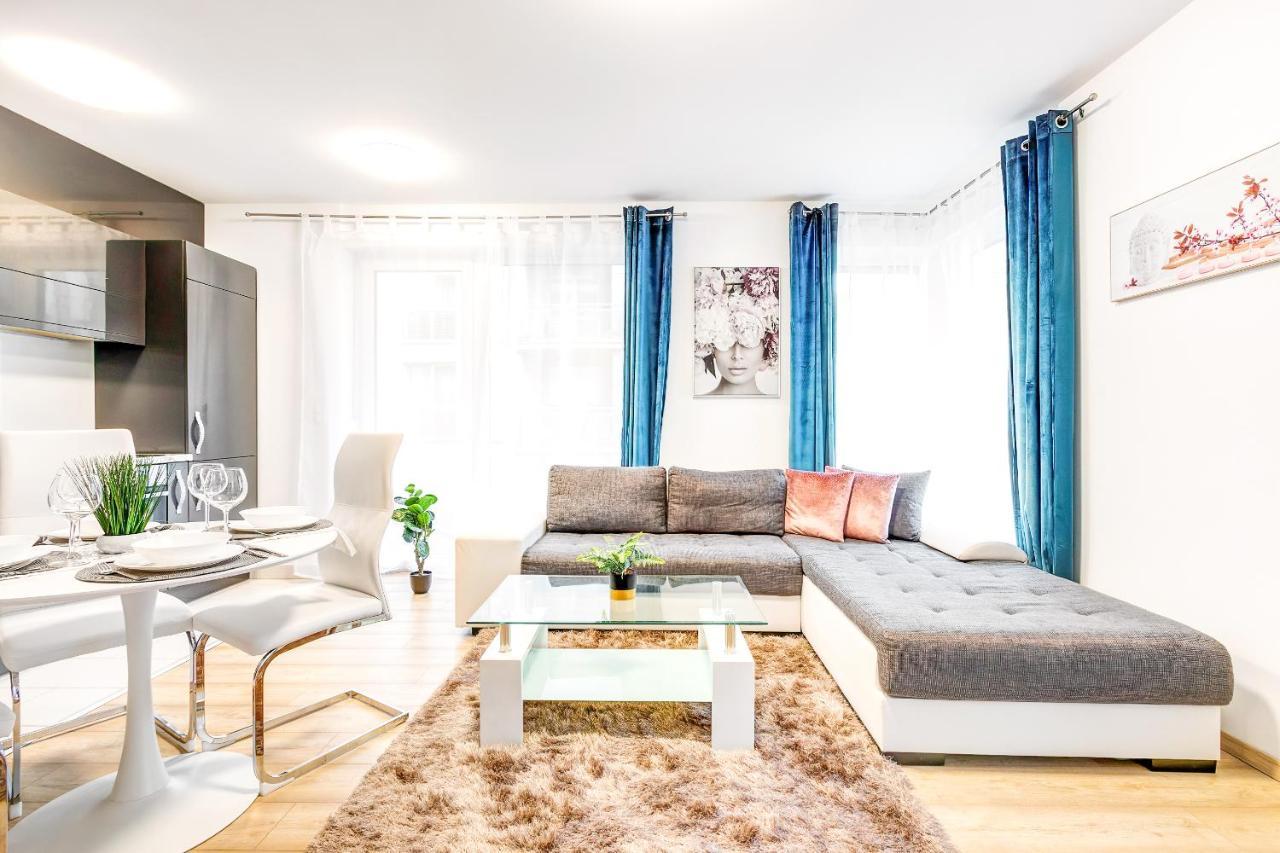 Modern Apartment With Free Garage And Balcony In The Downtown Budapest Kültér fotó