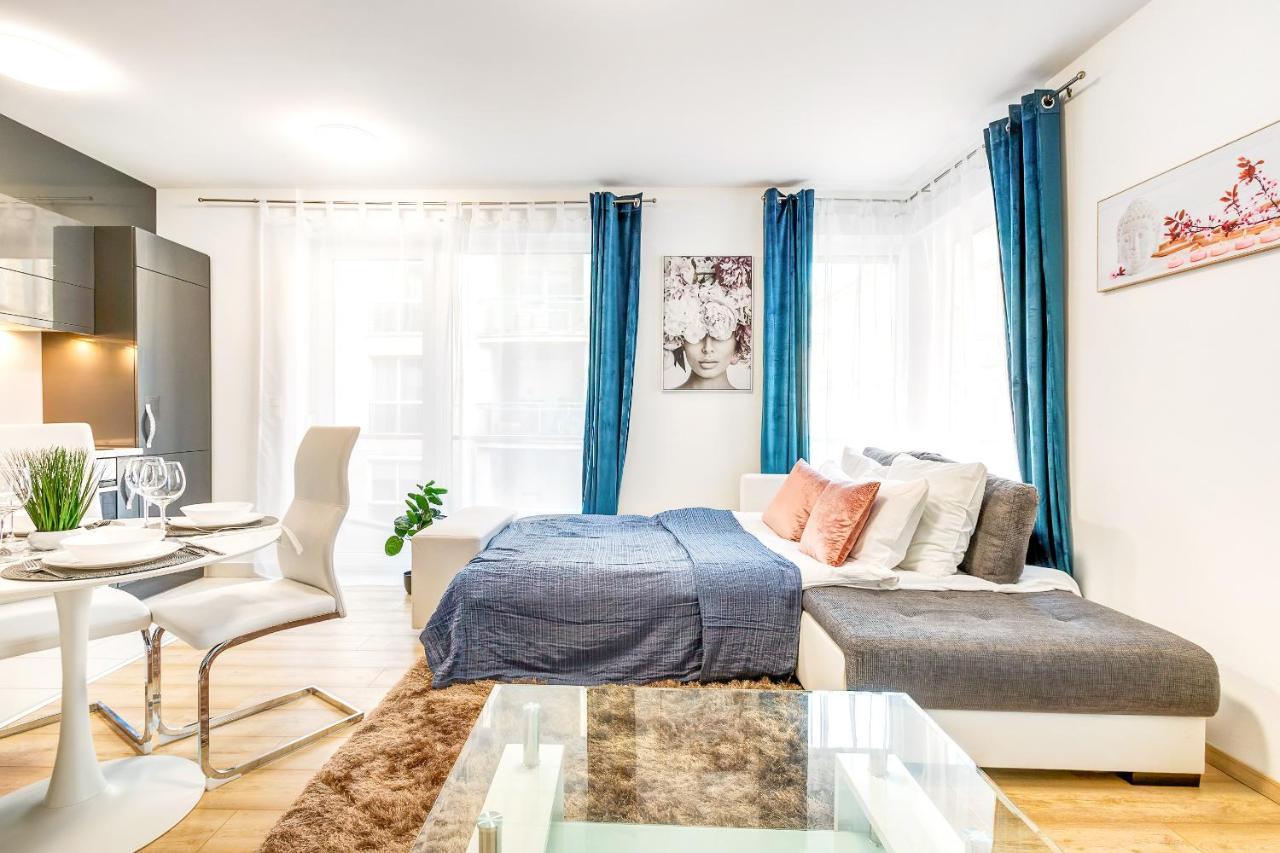 Modern Apartment With Free Garage And Balcony In The Downtown Budapest Kültér fotó