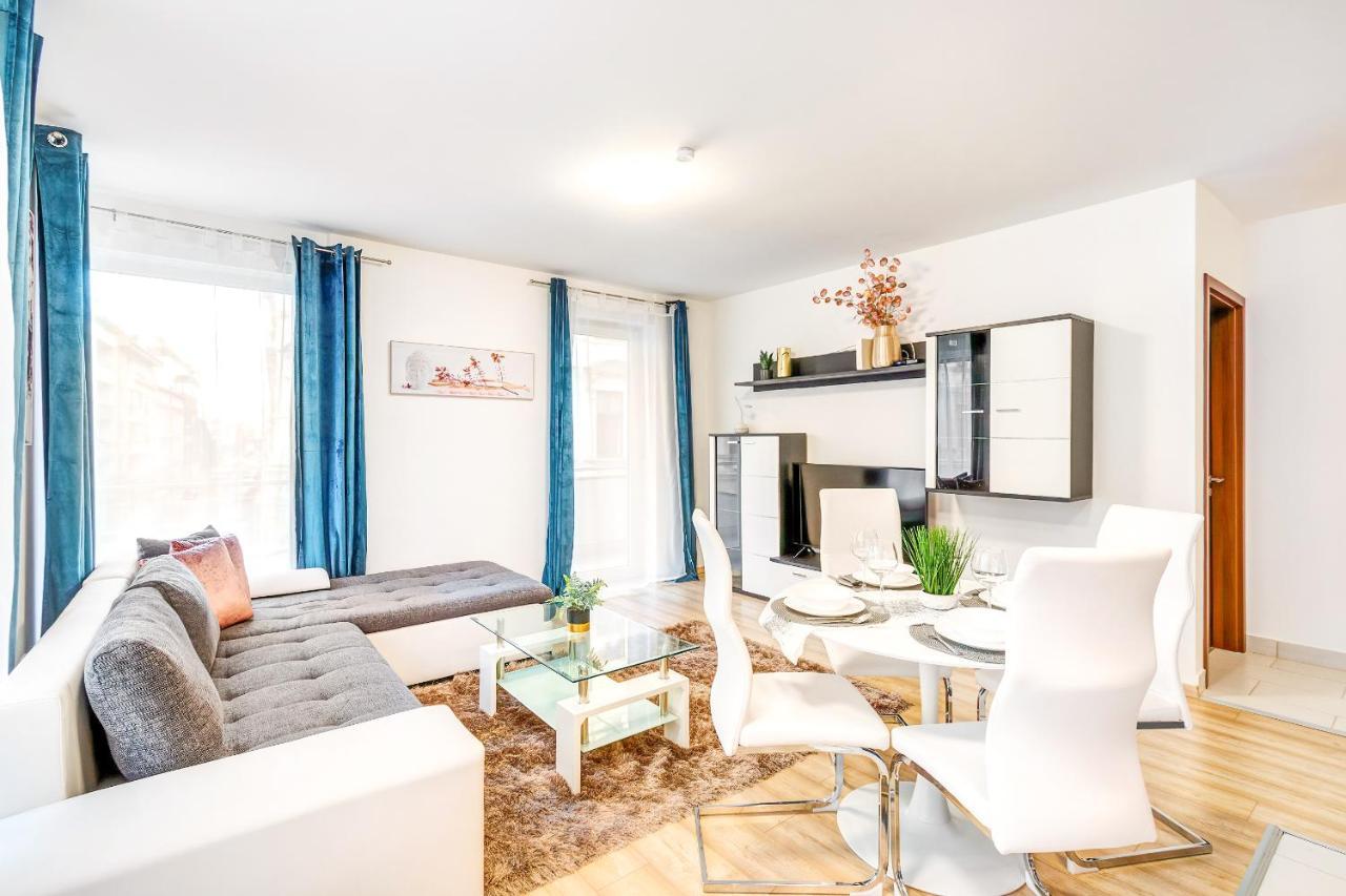 Modern Apartment With Free Garage And Balcony In The Downtown Budapest Kültér fotó