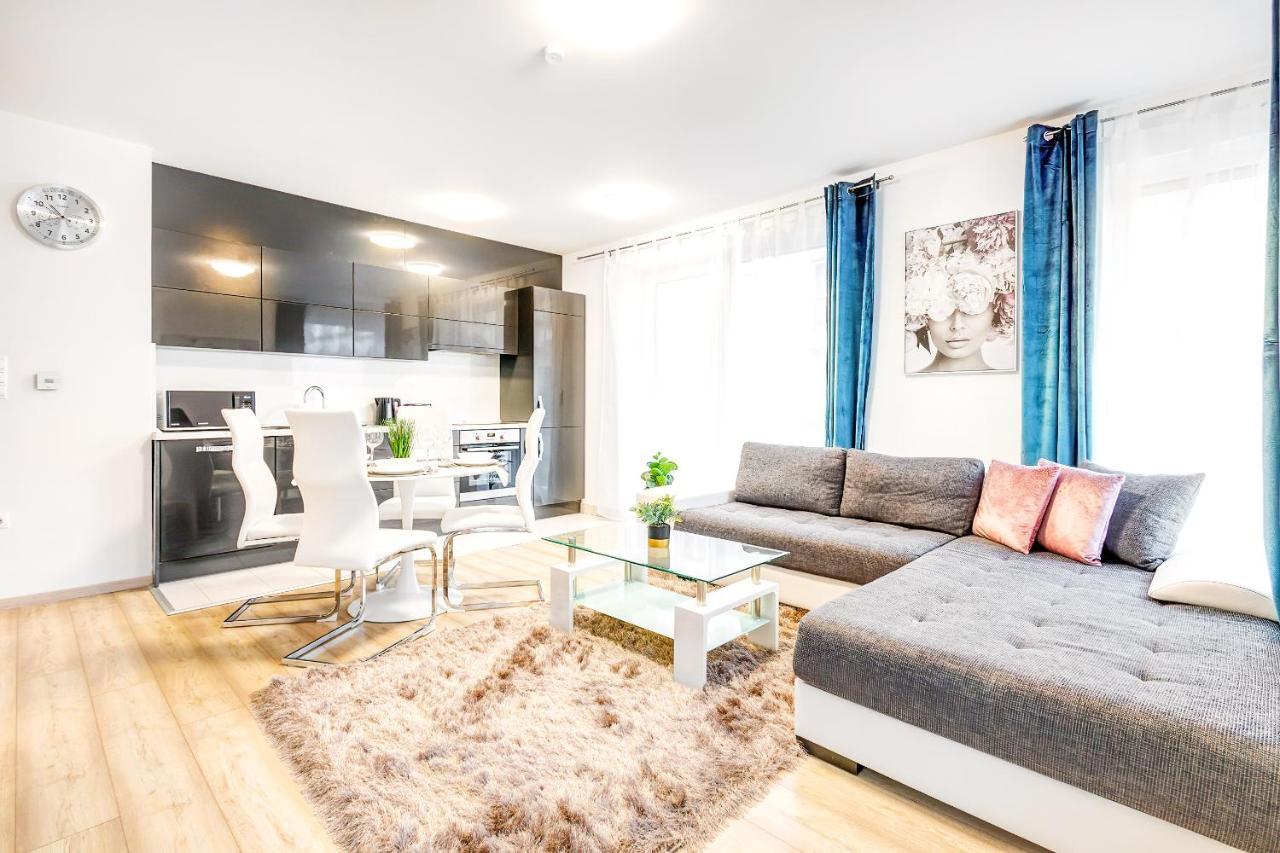 Modern Apartment With Free Garage And Balcony In The Downtown Budapest Kültér fotó